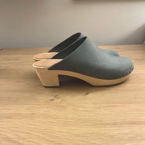 Bryr Clogs Clementine Mid-Heel size 9 in agave